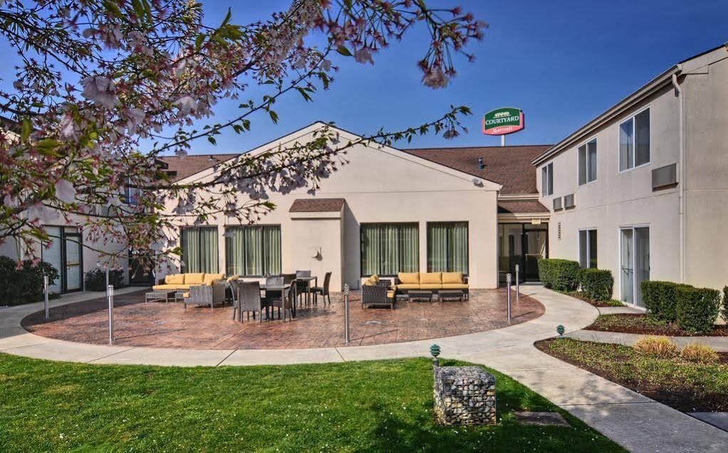 Hotel Courtyard By Marriott Eugene Springfield Exterior foto